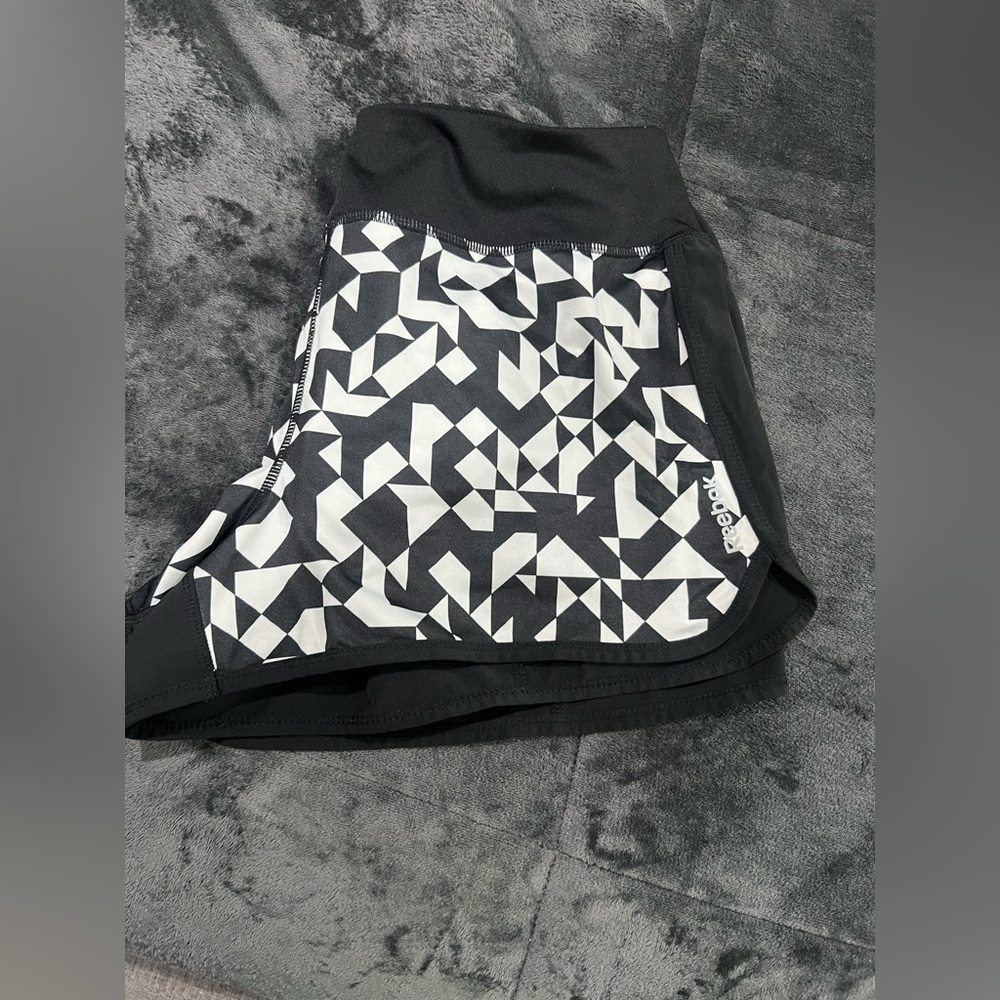 Reebok Monochrome Geometric Pattern Shorts Size: Large